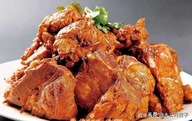 白肉血肠|东北朋友请南方朋友吃饭，南方朋友直呼三个受不了