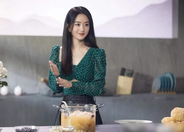  短板|中餐厅：赵丽颖个性短板暴露，职场中很难讨喜，赵薇则游刃有余