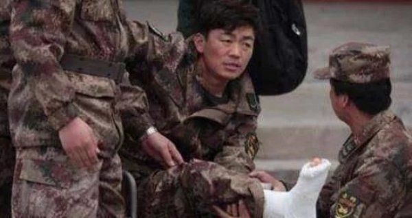  综艺节目为|参加综艺的那些明星真的有危险吗？受伤、晕倒，而他离开了我们