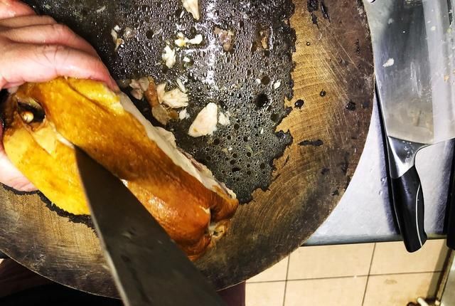  做法|买了很多年，现在才知道，熏鸡做法超简单，在家做干净又放心