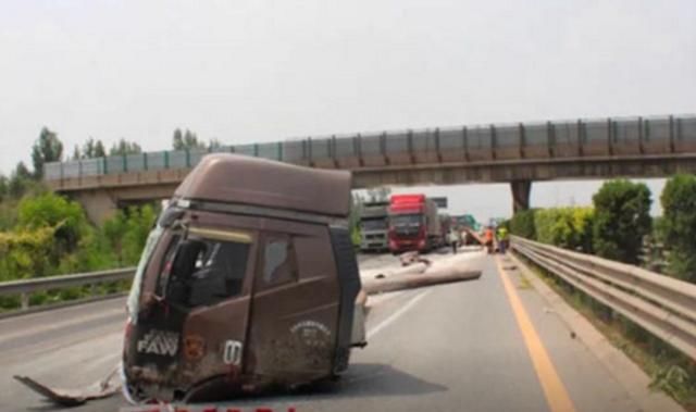  危险|危险！开车看手机致连环追尾“我的车头飞出去了！”