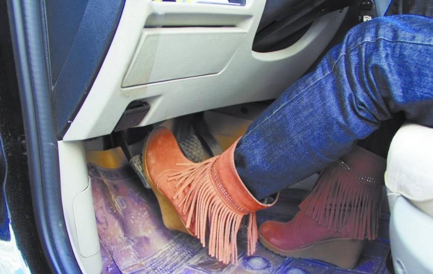  无望|女司机开车追尾，老公连喊7次刹车，嘶吼中透露着无望