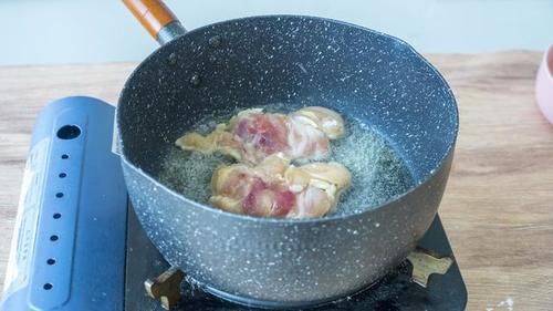  至少|最受欢迎的鸡翅做法，一口嫩滑一口酥香，至少两碗米饭打底，收藏