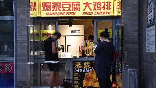 麦当劳|门店数是麦当劳的7倍，路边的炸鸡排店才是真的香