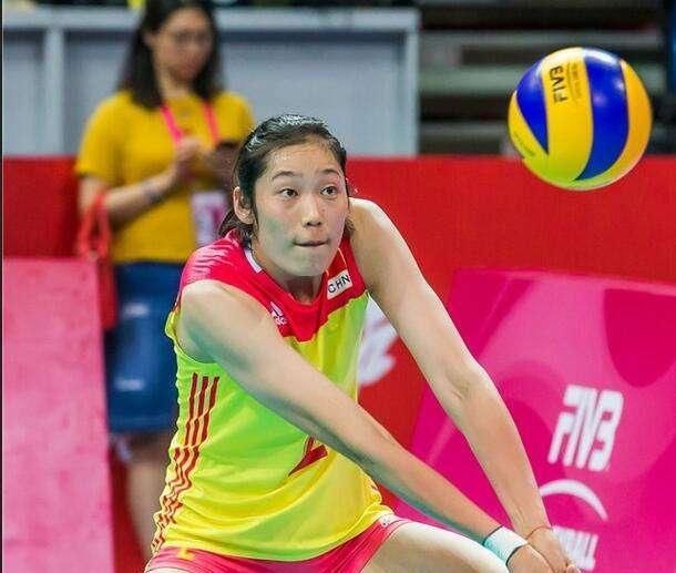  李盈莹|弹跳不高是李盈莹与朱婷、张常宁的最大差距！希望李盈莹能提高啊