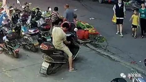  明目张胆|男子超市门口“明目张胆推走”别人电动车？一查，竟然是……