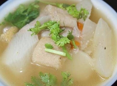 炖排骨|炖排骨时,直接炖还是先焯水?都不对,难怪做出来的排骨不好吃