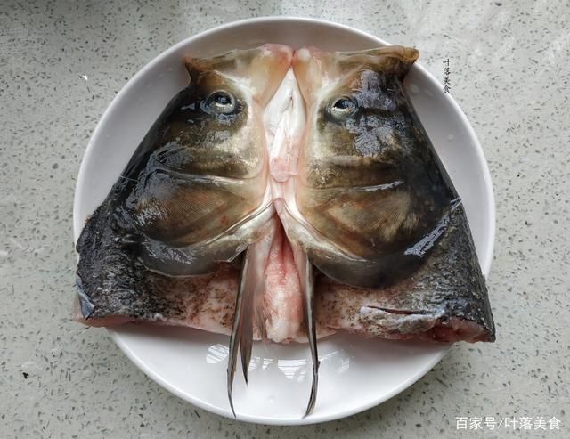 咸香|在家做剁椒蒸鳙鱼头,咸香浓郁,香辣美味,想开胃试试这道菜!