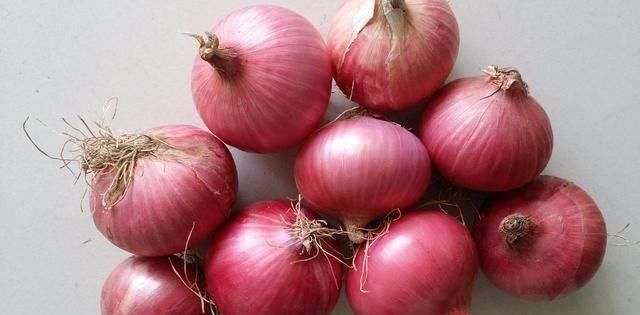  每晚|每晚睡前喝一杯洋葱煮水，一个月之后，身体会喜获这3个好处