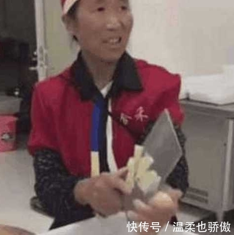 阿姨|饭店新来的配菜阿姨，干活的第一天，就让老板傻了眼