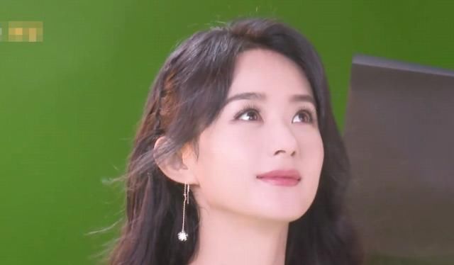  特效|赵丽颖《中餐厅》宣传花絮，离开了瘦身特效，这身材我没看错吧？