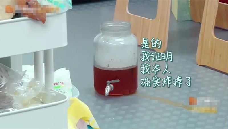  脱妆|中餐厅4：黄晓明状况百出，搬行李累到脱妆，素颜状态差点认不出