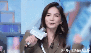 狂赞|Ella狂赞、Lisa尖叫,97年的她未免太飒了!