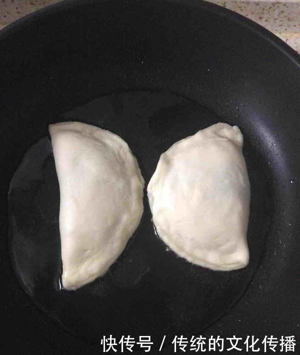 摆摊|中国姑娘在英国摆摊卖小吃,1天卖500份,老外太好吃了