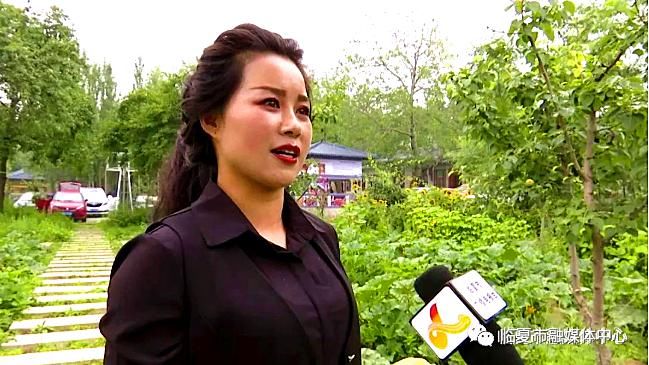  小康生活|【走向我们的小康生活】办起特色农家乐，带领乡亲奔小康