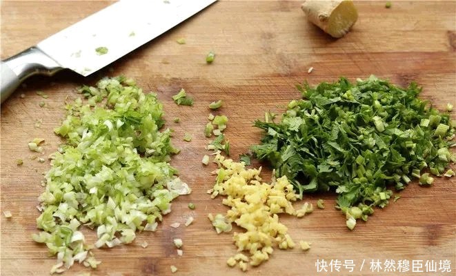  菠菜|这种蔬菜含钙量是菠菜的三倍，做饺子馅特别香