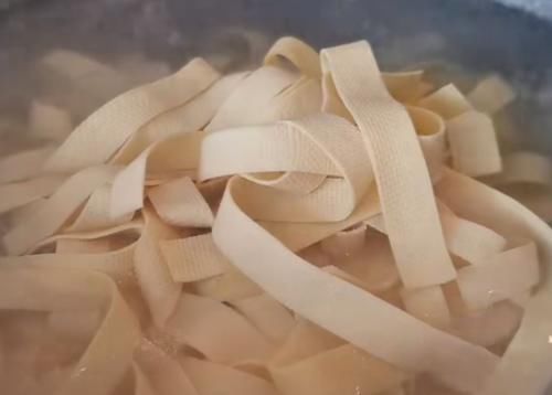 辣味|这才是杏鲍菇最好吃的做法,酸辣味美,营养下饭,不错的凉拌菜