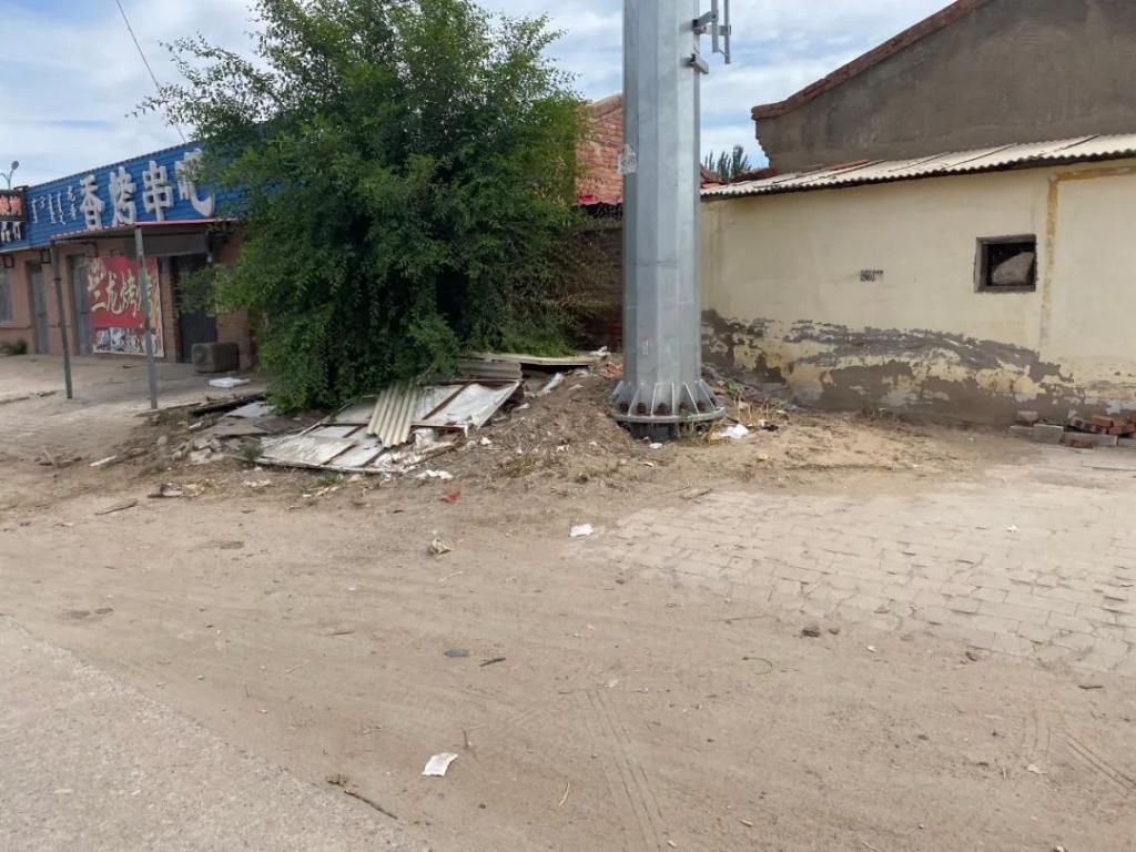 随手|【创文明城】随手拍丨垃圾桶:“请靠近我一点儿”