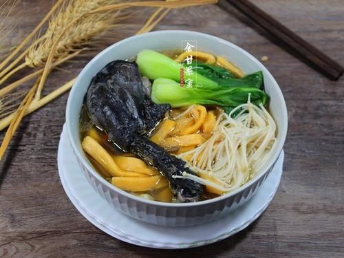  南瓜|秋天，南瓜正香甜，做成这早餐，热乎乎上桌，鲜甜味美，管饱
