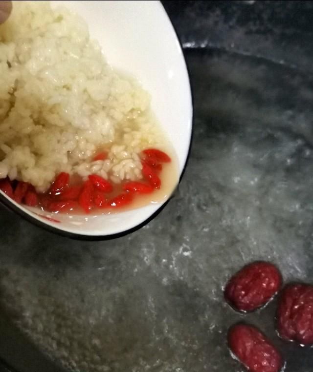 吃法|酒酿汤圆,你们那有这种吃法吗?补血养颜,香甜Q弹,超简单。