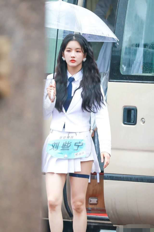  台面|《创3》第一期选出的九人最强舞担，走的走伤的伤，只剩两人撑台面