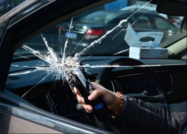  车辆落水|贵州公交车冲进水库，车辆遇险如何自救？这些逃生方法您必须掌握