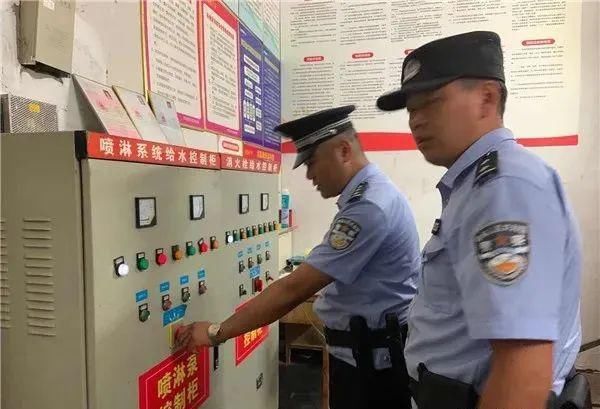 娱乐场所|突击!阜阳警方夜查娱乐场所!