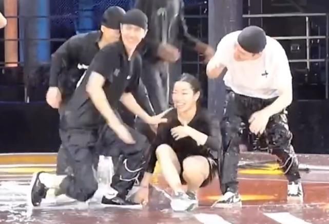  撤退|王一博发现问题照顾大婷，汤乾被冷落尴尬撤退，对陈宇入戏深，舞者大呼可爱