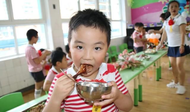  告别|用美食来告别，还记得你的幼儿园的毕业餐吃了什么吗？