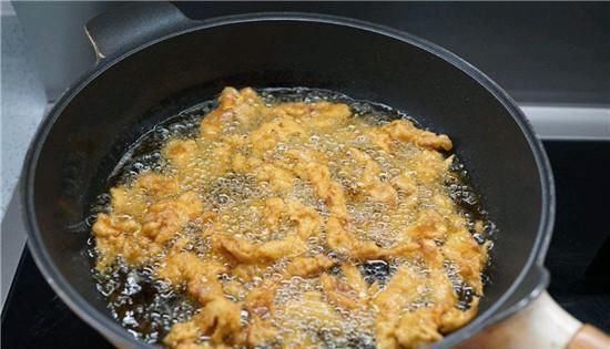  小看|别小看炸酥肉这个小主角，可当零食也可涮菜，还能炒一盘菜