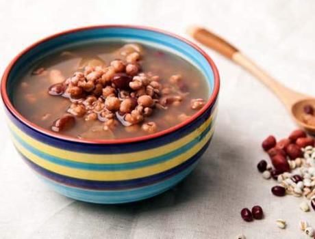  红豆汤的做|入中伏，分享一道红豆汤，祛湿更滋补，5块钱煮一锅，比绿豆汤好