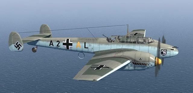  双发|双翼飞机与双发飞机齐登场！德国航母奥古斯特上的魔法舰载机