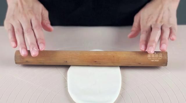  植物油|几个土豆，一碗面粉，成本不到5元，轻松搞定比肉夹馍还好吃