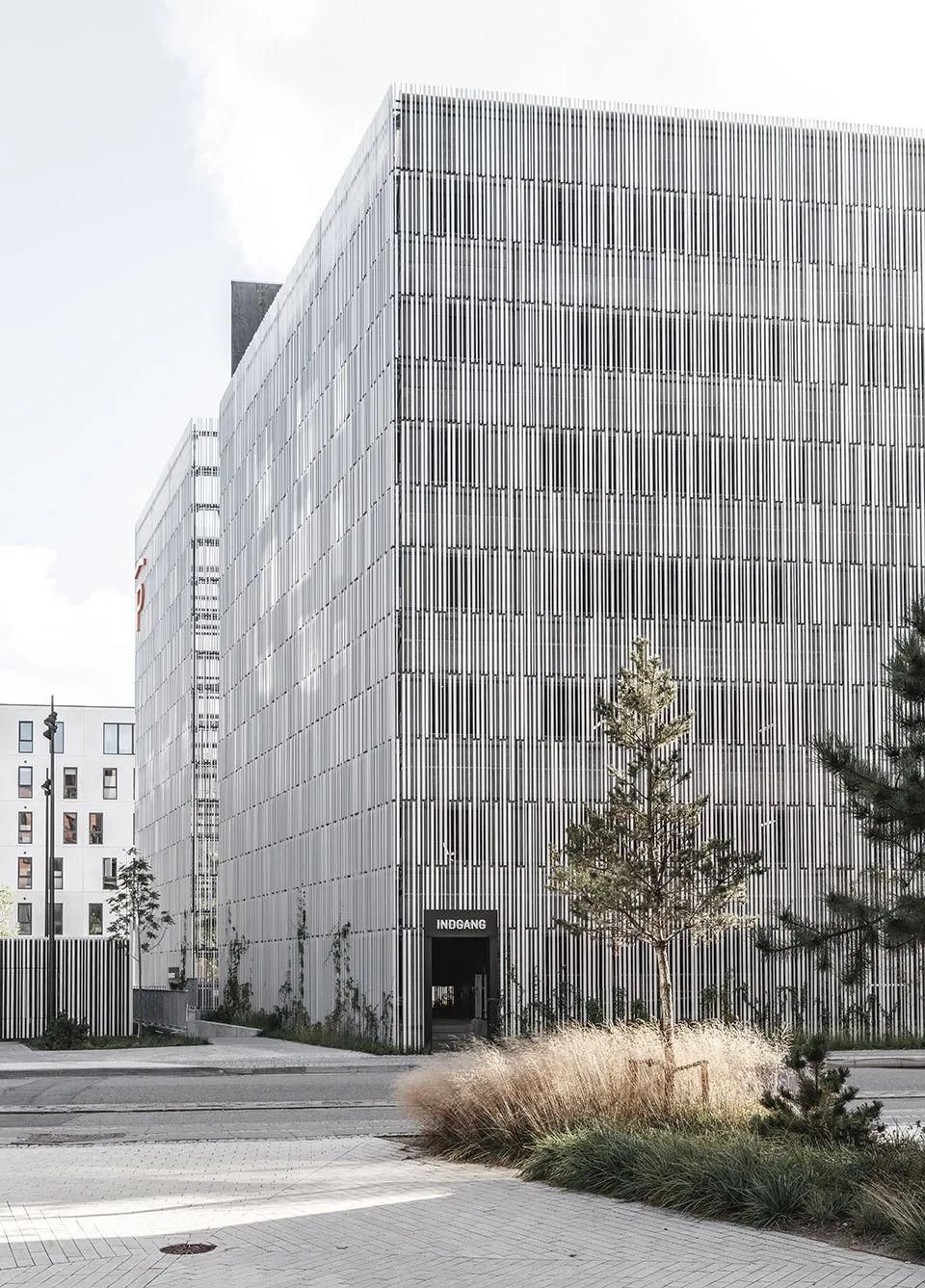  空间|5 个停车楼设计：“树”向生长的停车空间