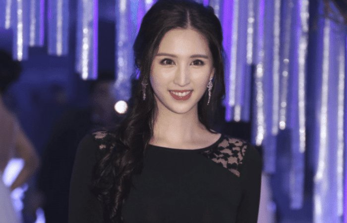 何傲儿|她为还债搭上70岁富豪，每月拿6位数零花钱，债务还清后果断走人