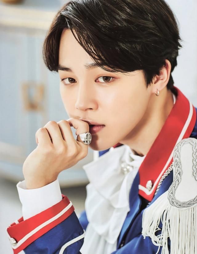  韩国|7月韩网论坛热度，王一博依旧高位在榜，BTS成员占据“半壁江山”