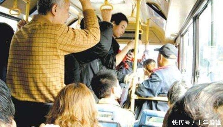 老人|老人逼小女孩让座, 身旁父亲的一段话, 让全车人反思