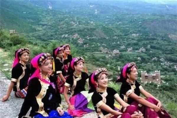 四川|四川藏了个“美人谷”,美女结婚不要彩礼,只有一个择偶要求