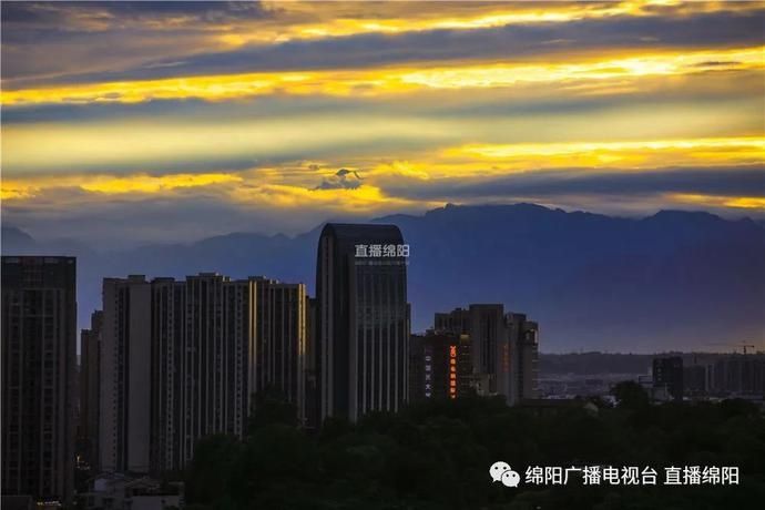  雪山|雪山、夕阳、彩虹……这几天的绵阳，美翻了！