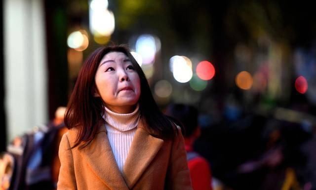 女儿|深圳丈母娘嫁女要50万彩礼，惹怒男子回击，女儿的做法更打脸”