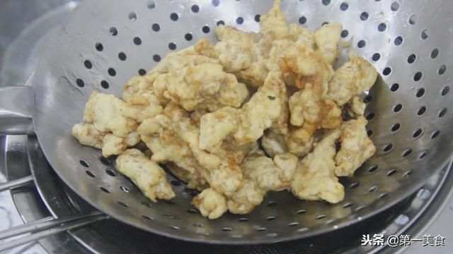  里脊|糖醋里脊家常做法，掌握糖醋汁比例、挂糊技巧，酸甜焦脆不回软