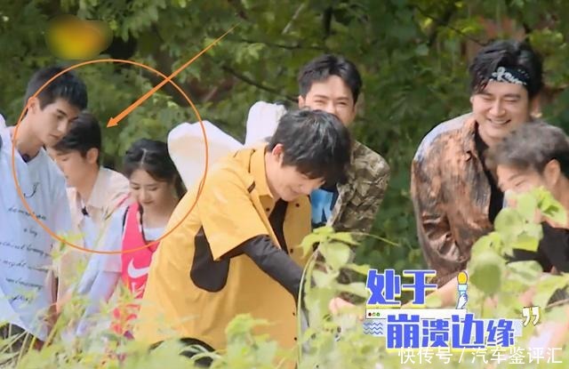 下意识|谭松韵称拉行李很累,宋威龙下意识的话引关注,果真“实力宠妹”