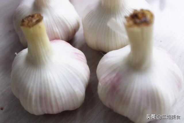 朋友|同样是大蒜,新蒜与老蒜有啥区别?菜农:其实差别大,别再乱买了