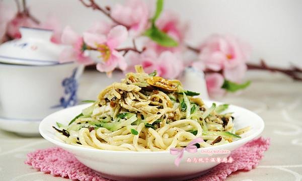  试试|天热没食欲，试试这碗销魂面，会让发你胃口大开，连吃2碗不觉撑