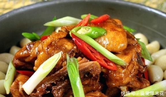 炖鸡|不用放水的炖鸡,味道真是太鲜了,做法还很简单。
