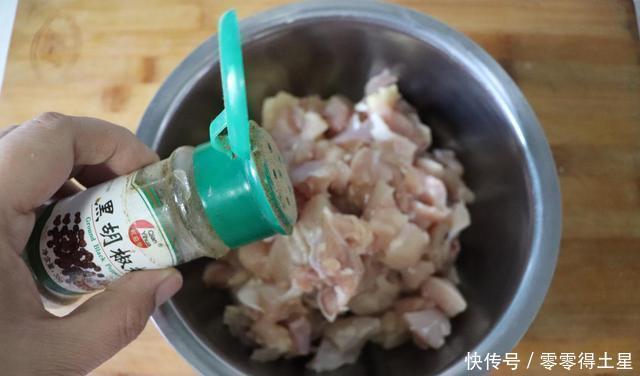 鲜嫩|国宴名菜宫保鸡丁怎样做多加这1步肉质鲜嫩多汁,吃一口就爱上