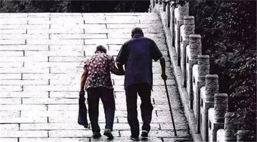 后失|因父亲一句“狠”话，儿女出国留学后失联17年，父母患癌也不回
