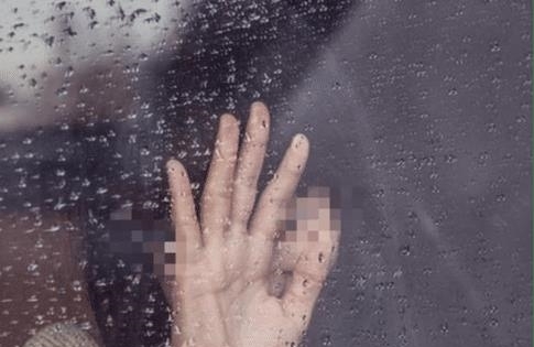  报警|1女5男结伴旅游，同住第一晚就遭遇一场噩梦，女子崩溃报警