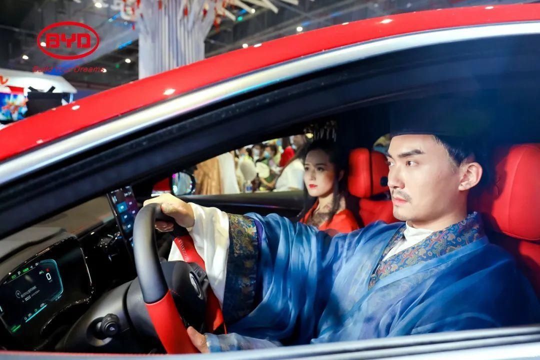  为啥|BW2020启示录：车企为啥总跟“后浪”玩不到一起