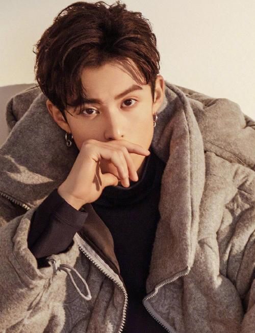 堪忧|王鹤棣吐槽前辈倚老卖老,被批情商堪忧,谢娜说了句公道话